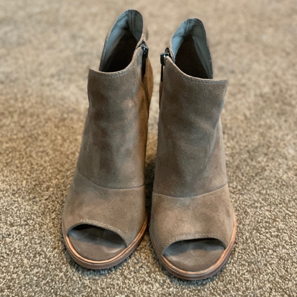 Vince Camuto “Katleen” bootie